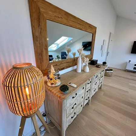 Gorgeous 2 Bedrooms Brand New Sea View Appartement